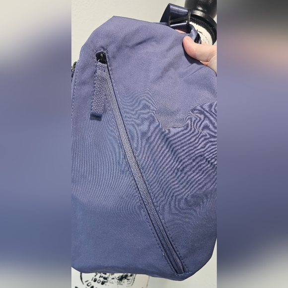 DAE Sling Backpack Athletic Bag Muted Berry NWOT - Picture 5 of 12